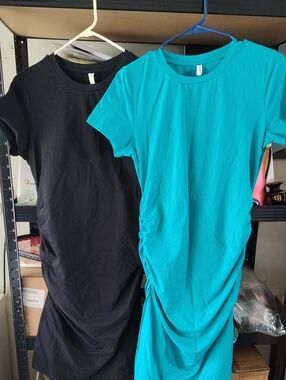 Woman's Short Sleeve Ruched Side T-Shirt Dresses - Teal & Black